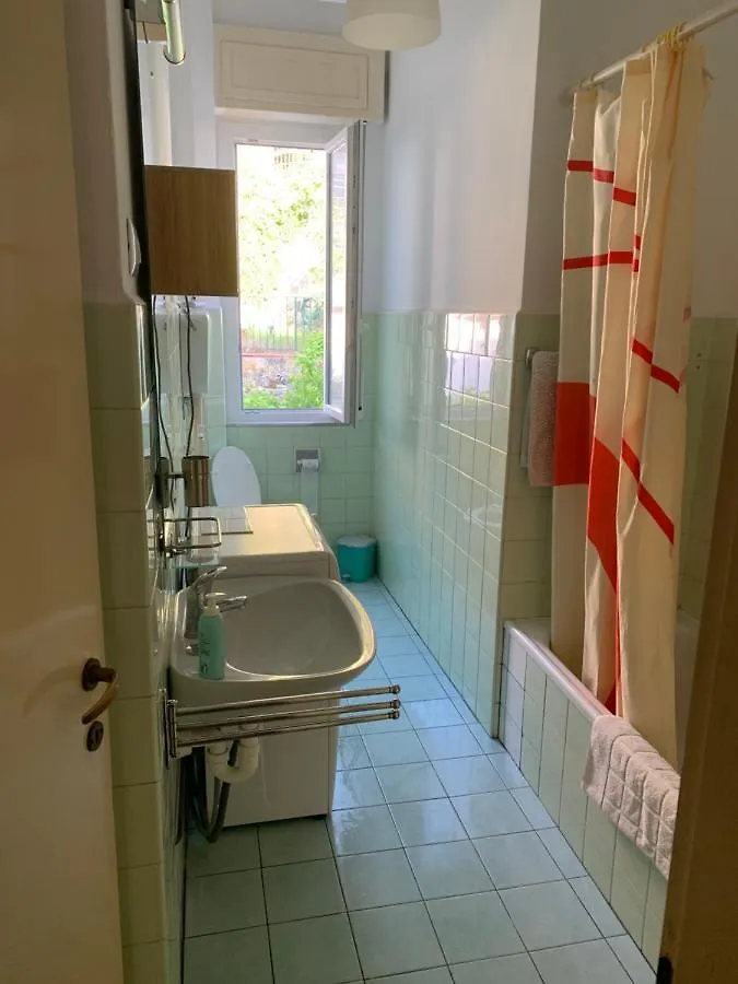 Apartment Casa Bianca 6 - Confortevole In Centro A Moneglia Italy